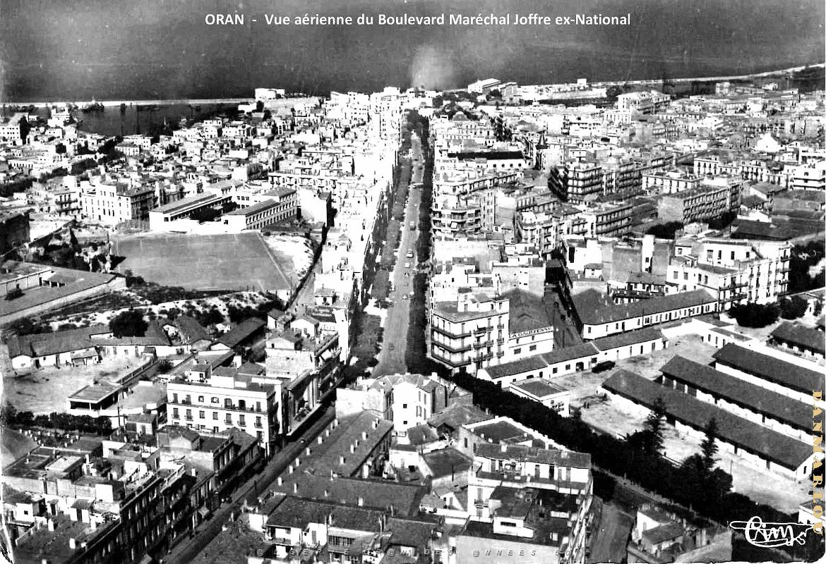 Oran - Vue aerienne sur le Bd Joffre ex-National.jpg